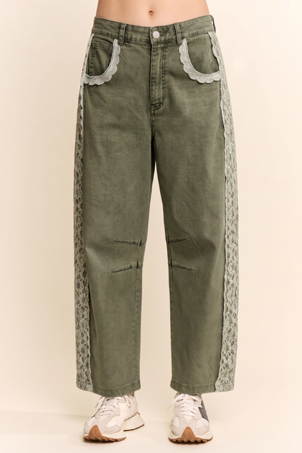 Écrin Jeans — Olive front