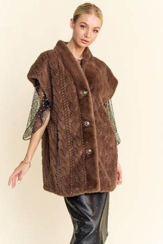 Lazaro Vest