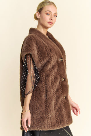 Lazaro Vest