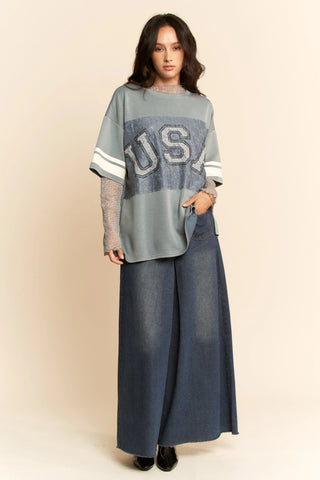 USA Lace Varsity Tee – Oversized Graphic T-Shirt with Sporty Stripe Sleeves